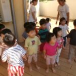 「共同製作 “秋の空” 」うさぎぐみ　(２歳児)