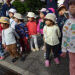 「異年齢交流」うさぎぐみ(2歳児) 幼児(3.4歳児)