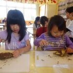 「さつまいもクッキング」のびのびぐみ(3.4.5歳児)