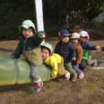 「おさんぽ たのしいね♪」うさぎぐみ (２歳児)